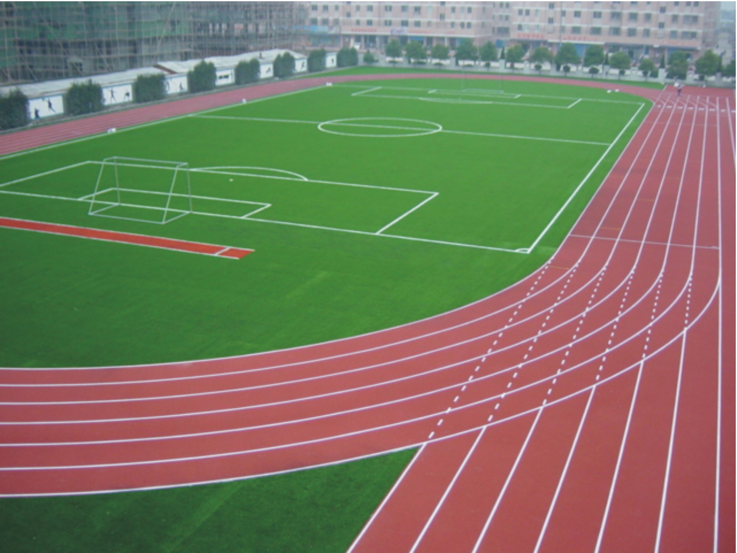 硅PU球场与塑胶跑道材料区别，一站式运动场地选材指南